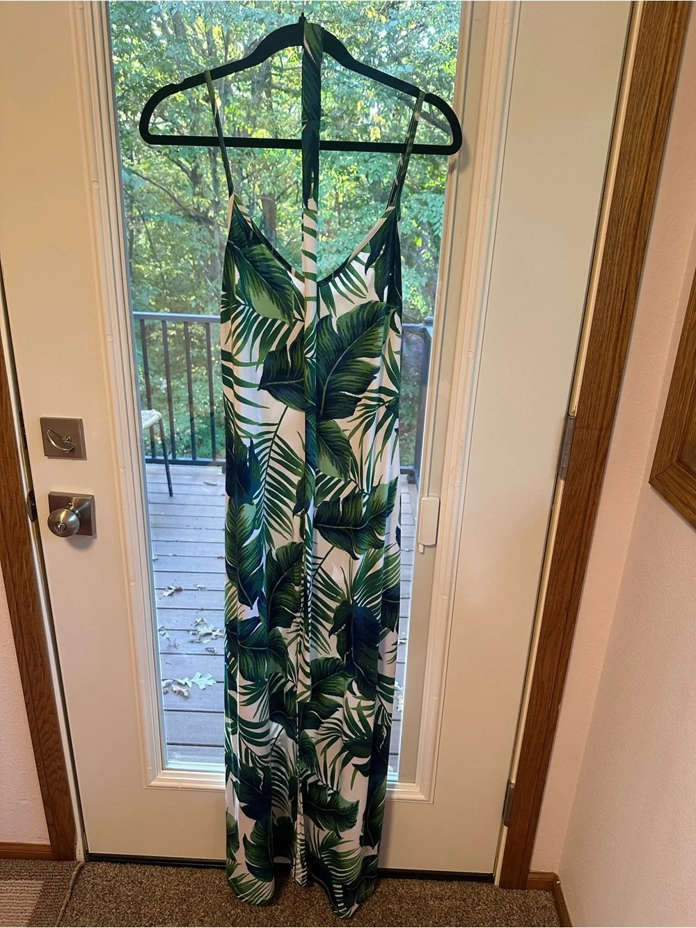 VENUS White Maxi Dress with Green Tropical Leaf Print